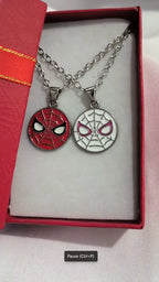 Spider man x spider woman matching pendent Accezia