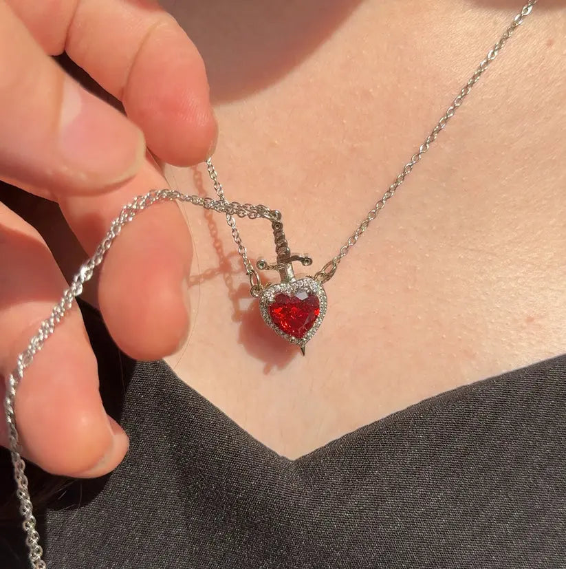 Heart & Sword pendent Accezia