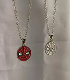 Spider man x spider woman matching pendent Accezia