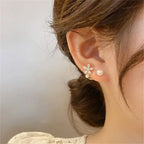 Fashinable studs earrings Accezia