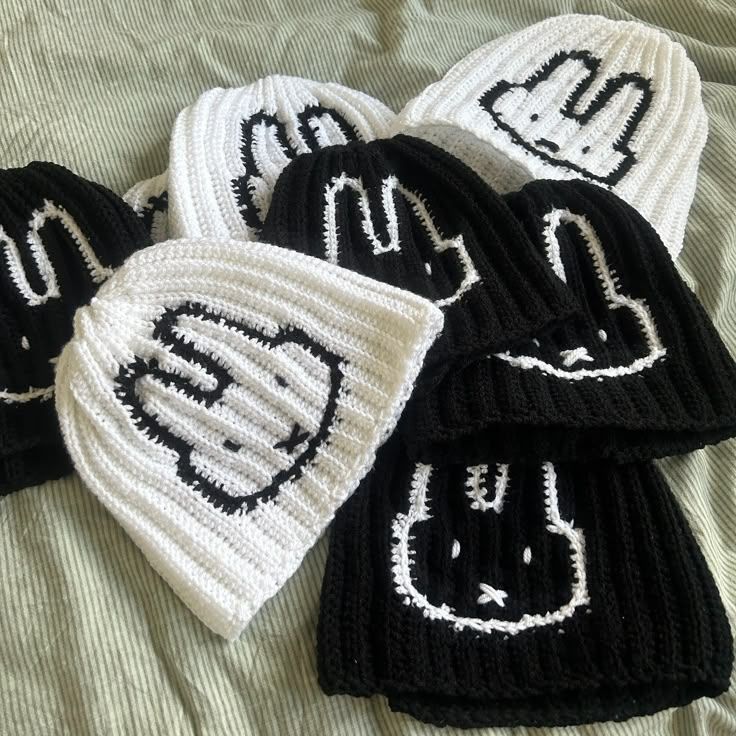 Handmade Crochet Smiley Beanie – Black & White