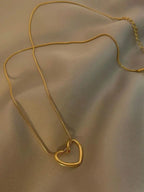 Gold heart pendant | symbol of freedom Accezia