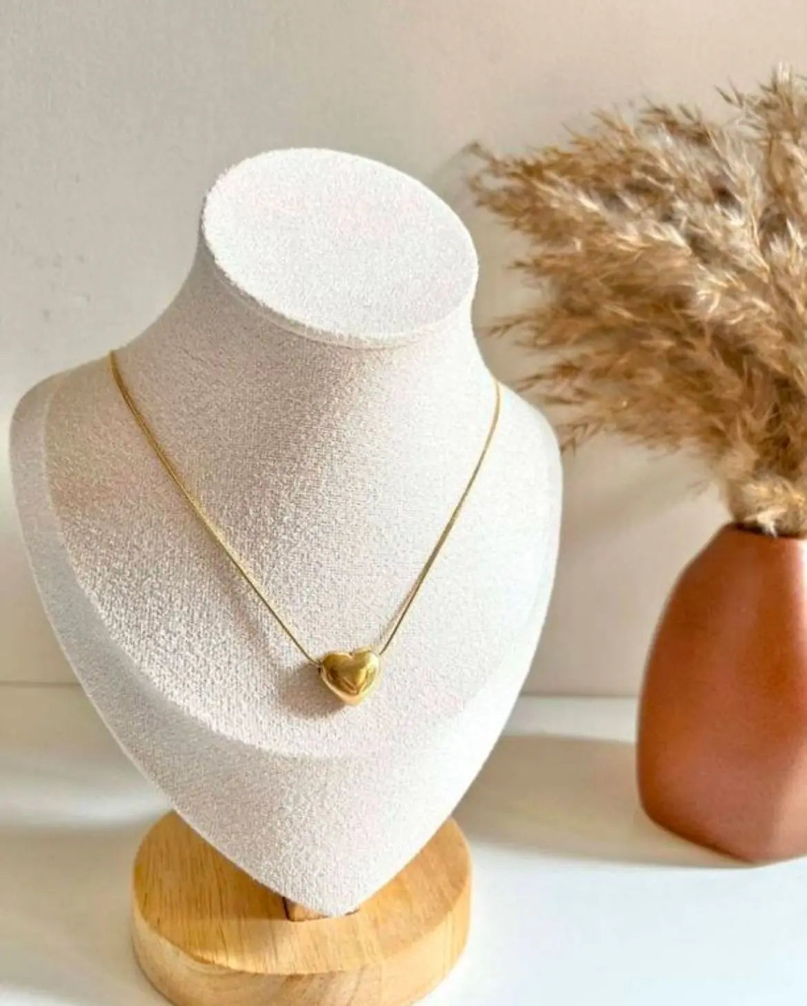 Golden heart pendant Accezia